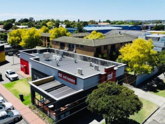 red-rooster-colac-rare-opportunity-1
