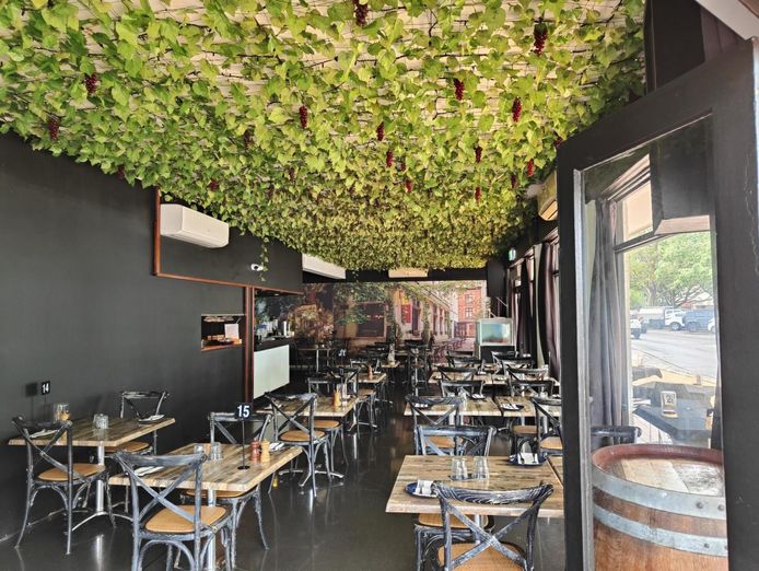 restaurant-owner-said-sell-sell-sell-heart-attack-has-changed-his-perspective-0