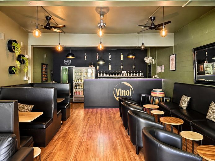47-yrs-est-profitable-fully-licensed-restaurant-bar-functions-t-o-12k-weekly-tw-7