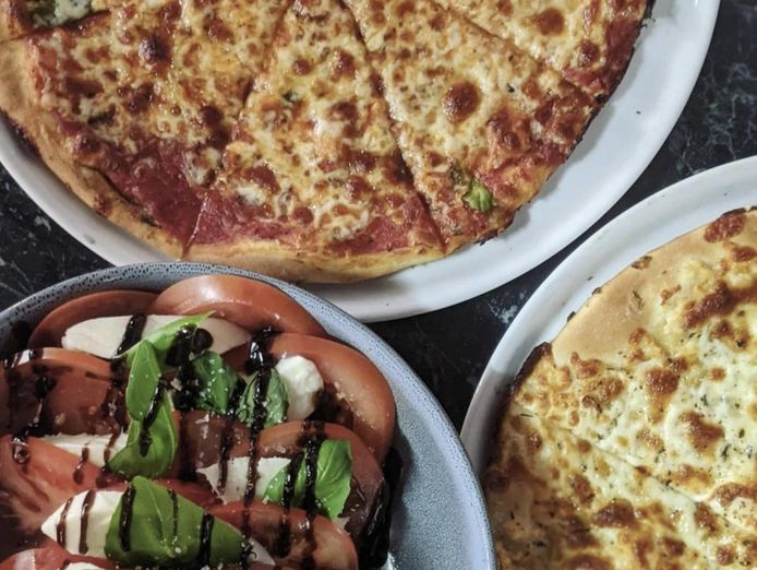 exceptional-coastal-pizza-and-burger-opportunity-huge-roi-here-0