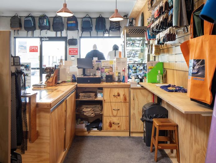 east-coast-surf-st-helens-retailer-extraordinaire-grand-opportunity-8