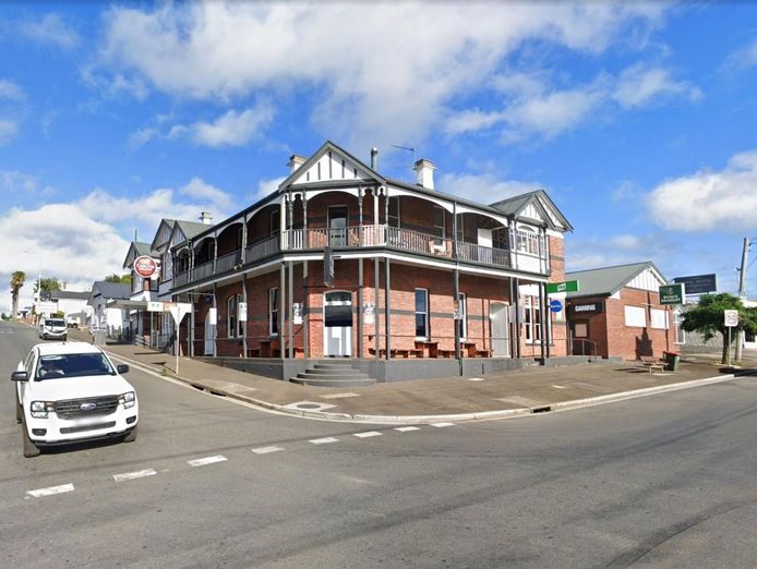 leasehold-landmark-lords-hotel-sought-after-rare-opportunity-offers-over-350-0-0