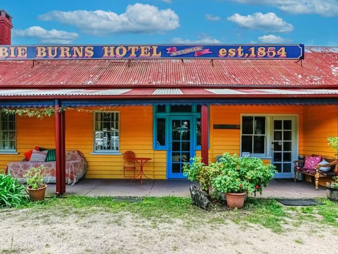 historic-robbie-burns-hotel-business-opportunity-here-3