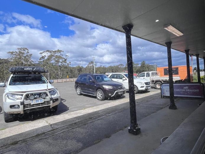 signal-station-tavern-offers-over-99-000-sav-easy-operation-main-rd-frontage-2