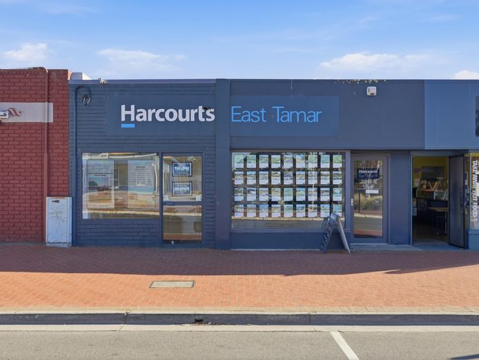 premium-passive-investment-site-with-established-tenant-harcourts-and-a-cafe-nth-3
