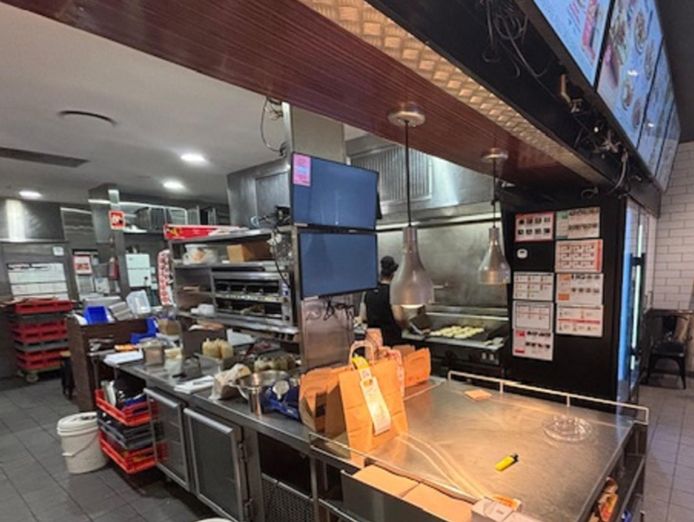 own-a-thriving-oporto-franchise-in-the-heart-of-fortitude-valley-brisbane-2
