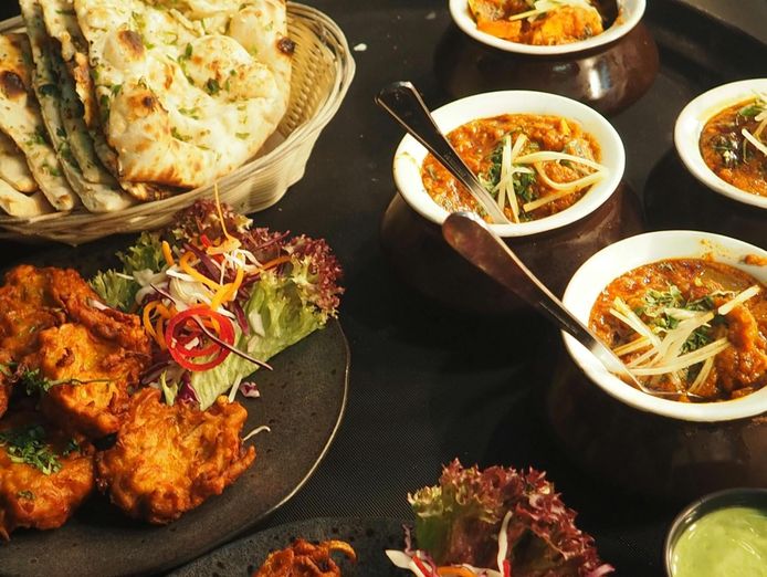 5-days-long-established-profitable-chinese-restaurant-and-takeawayfor-sale-in-y-0