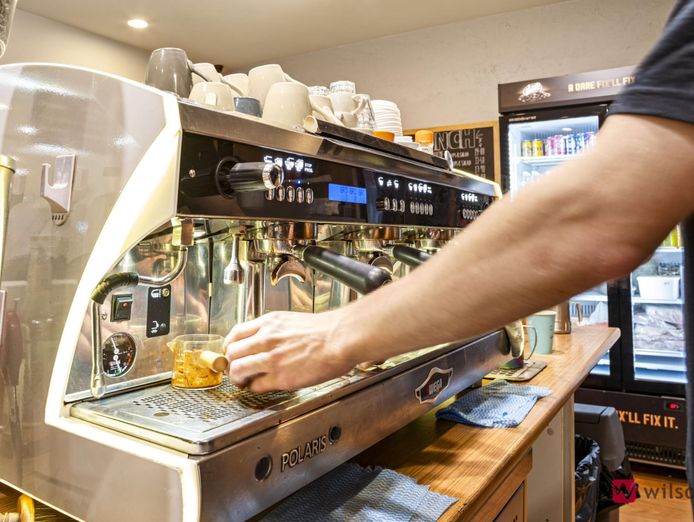 thriving-cafe-in-shopping-centre-0