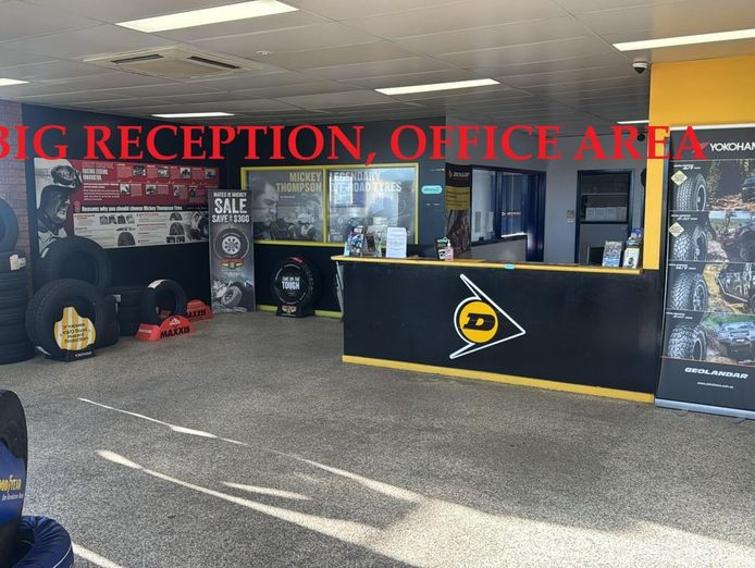 huge-mechanical-amp-tyre-workshop-no-weekends-1