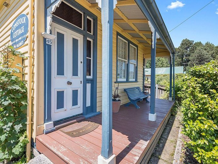 2-bedroom-home-owner-occupy-or-investment-299-000-1