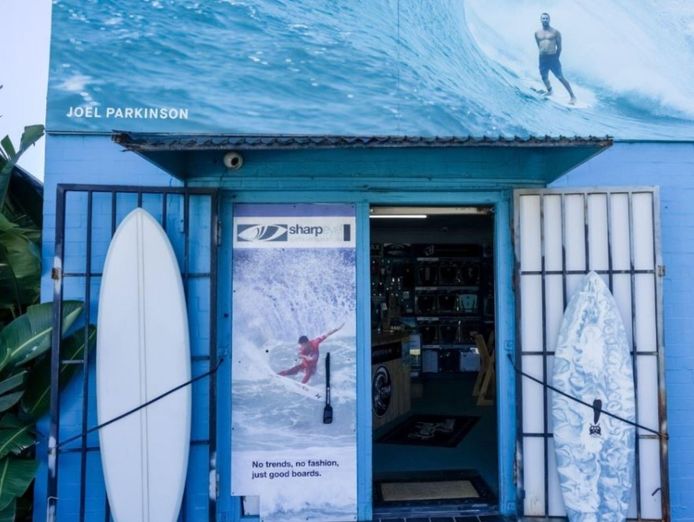 owner-operated-retail-surf-shop-impeccable-reputation-convenient-location-0
