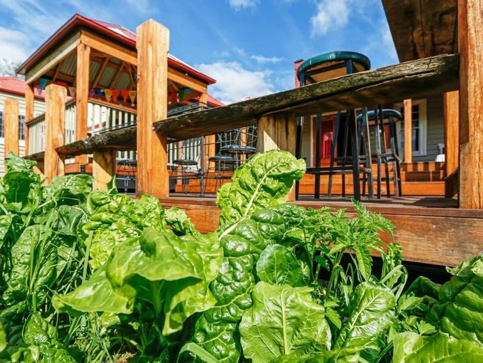 historic-robbie-burns-hotel-south-coast-leasehold-1