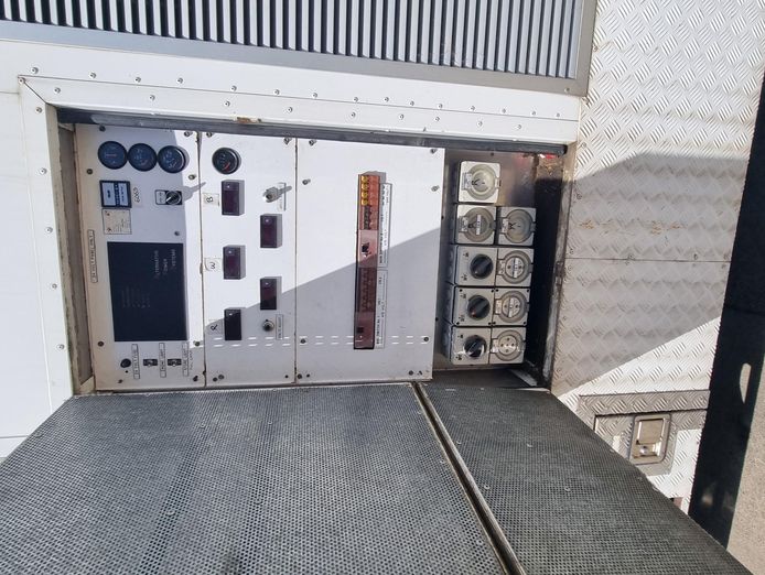 mobile-electricity-generator-90-kva-4