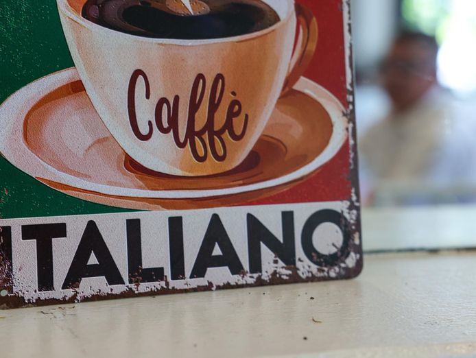 italian-restaurant-amp-cafe-with-residence-outstanding-opportunity-mas250-1
