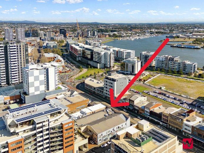 iconic-burgers-takeaway-and-eat-in-licensed-6