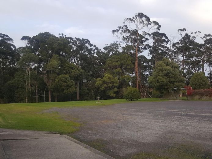 fhgc-rocky-cape-tavern-amp-caravan-park-15-acres-great-turnover-highway-front-5