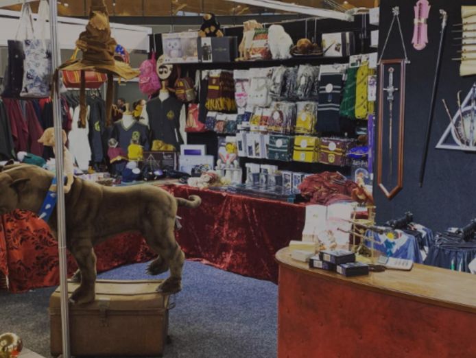 magic-themed-merchandise-shop-3