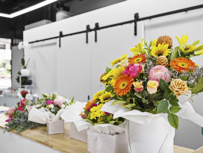 smells-sweet-1-2-million-reasons-to-buy-this-florist-2