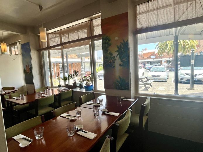 profitable-fully-licensed-restaurant-trading-weekly-24-hrs-t-o-370k-cafe-5
