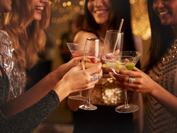 live-entertainment-venue-with-exclusive-small-bar-licence-in-prime-gold-coast-2