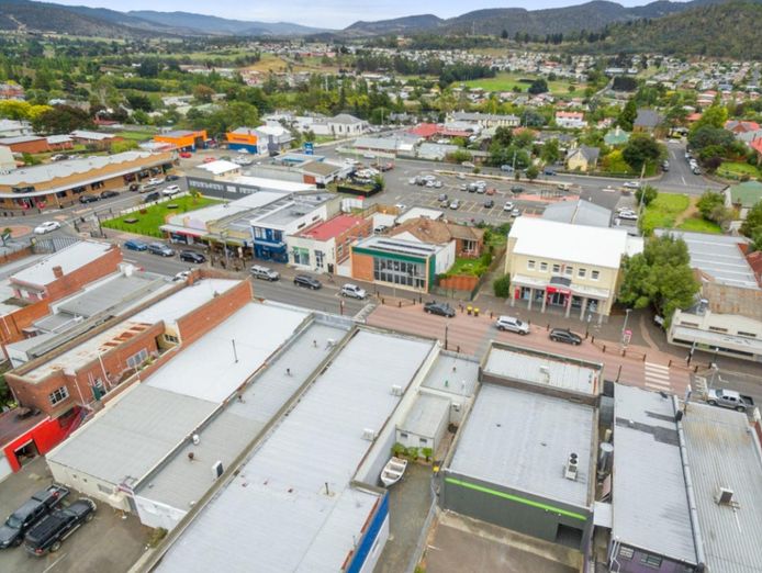 newly-renovated-retail-opportunity-prime-high-street-exposure-1