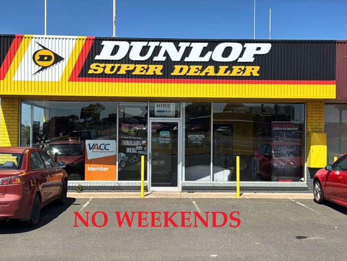 huge-mechanical-amp-tyre-workshop-no-weekends-2