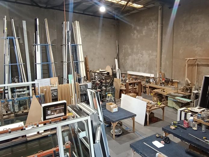 aluminium-fabrication-windows-and-doors-strong-profits-22-years-established-2