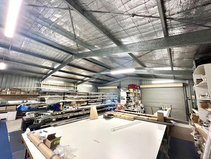 net-profit-working-owner-gt-129k-est-26-yrs-part-managed-established-blinds-bu-7