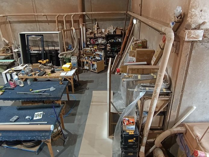 aluminium-fabrication-windows-and-doors-strong-profits-22-years-established-7