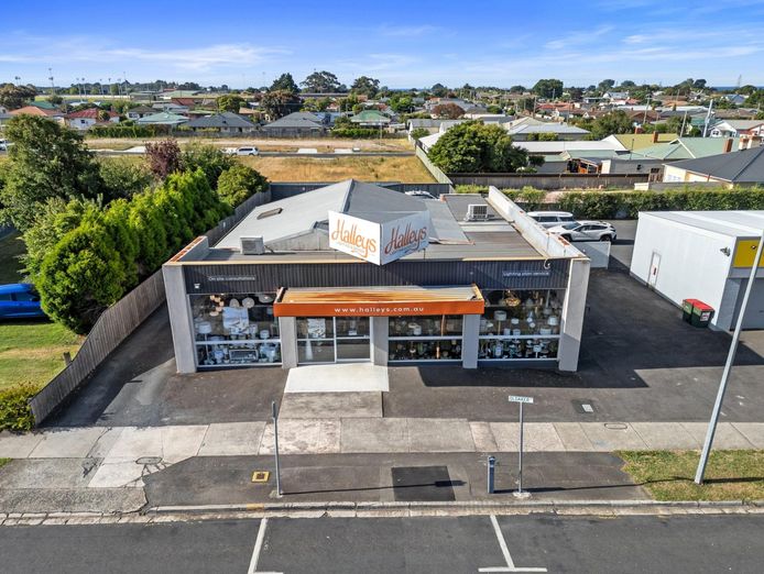 highly-profitable-established-lighting-amp-design-business-for-sale-devonport-0