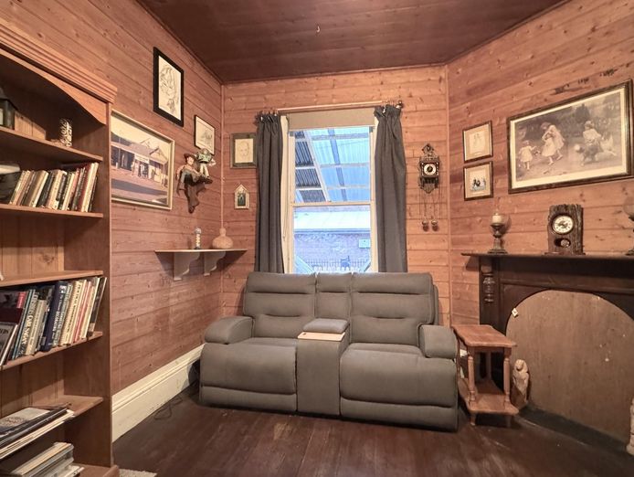fhgc-aus-post-profitable-lifestyle-business-inc-3br-home-and-studiowork-mon-to-5