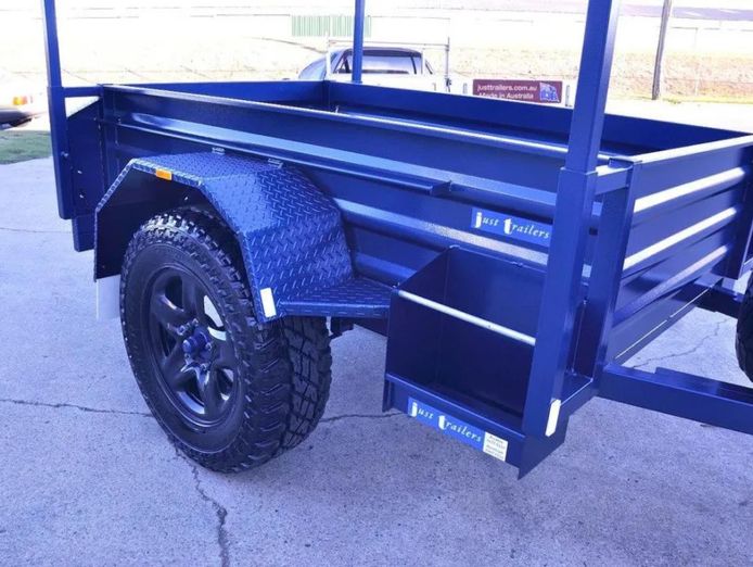 trailer-manufacturer-custom-engineering-established-35-years-0