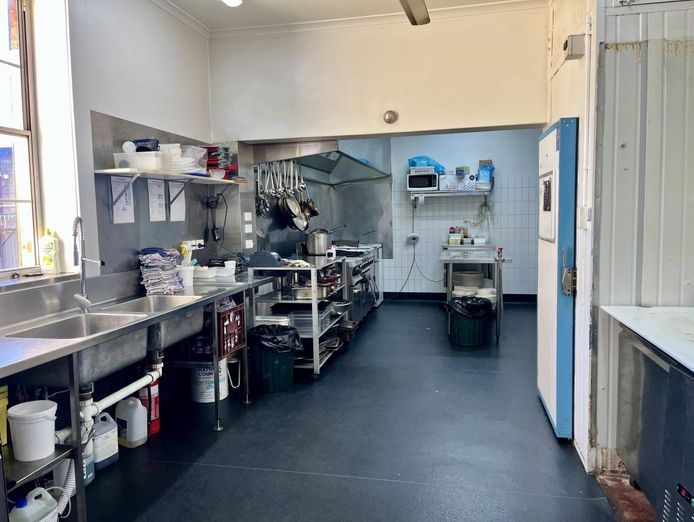 iconic-longford-pub-multiple-income-streams-leasehold-business-60-000-mo-7