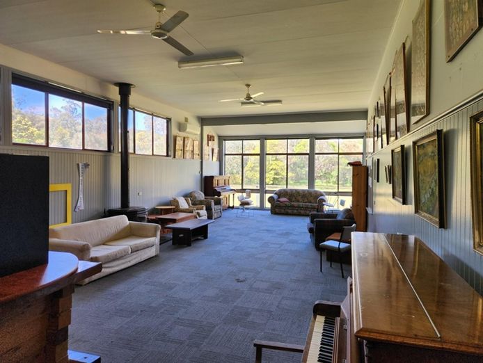 complete-off-grid-town-group-accommodation-caravan-park-general-store-fue-4