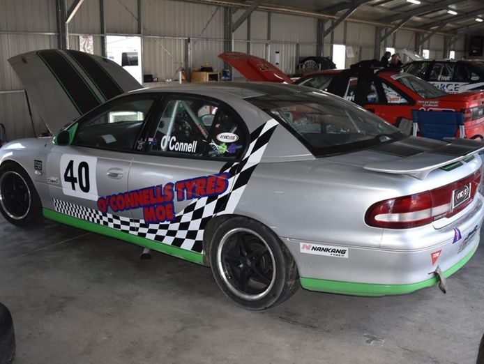 very-busy-mechanical-service-and-tyre-business-2