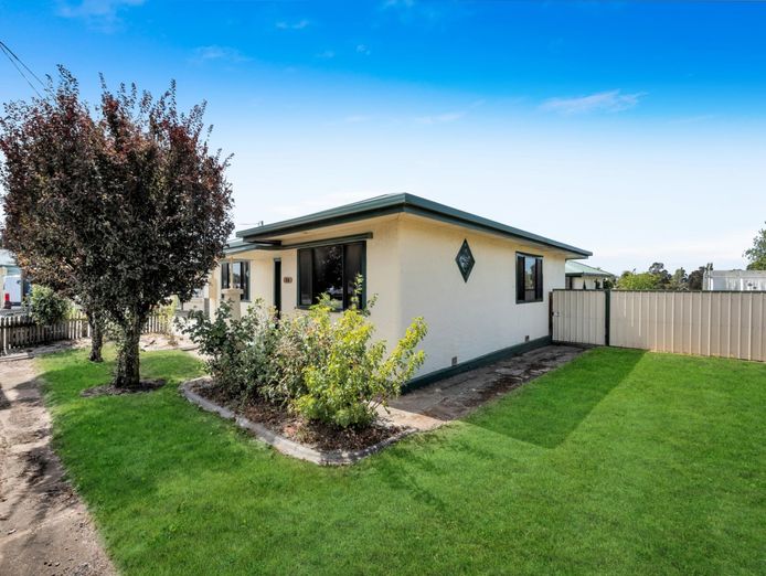 road-house-general-store-lpo-freehold-3br-home-block-size-2668m2-t-o-fy25-1-5m-2