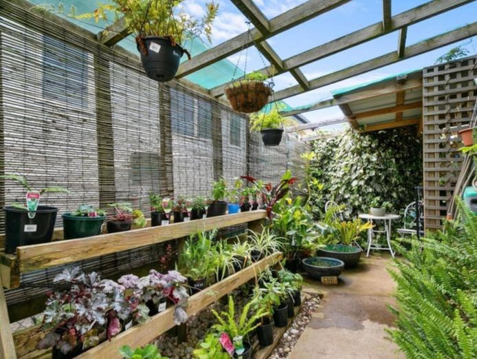 busy-hardware-amp-garden-centre-3