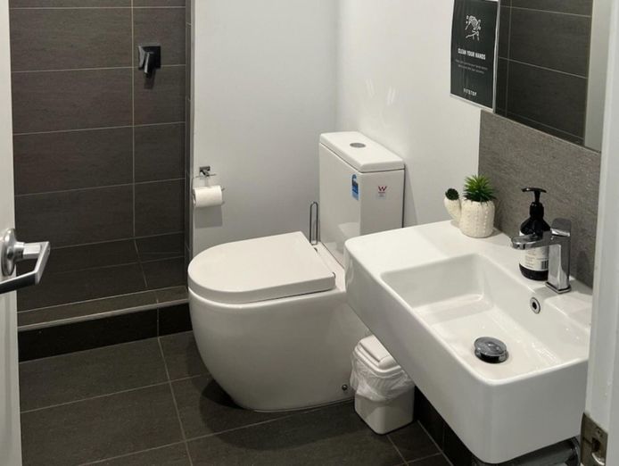 back-on-the-market-fitstop-franchise-helensvale-established-great-well-equipp-6