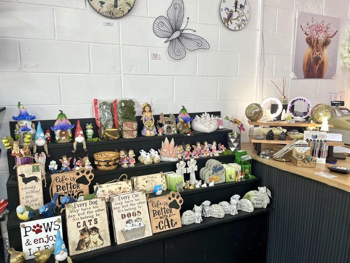excellent-renovated-profitable-gift-shop-in-latrobe-tasmania-3
