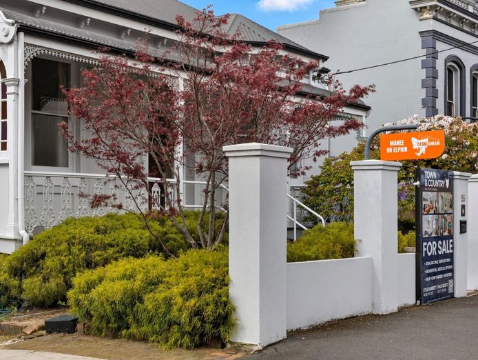 prime-location-residence-with-income-or-3-bnb-lets-stca-or-health-professional-5