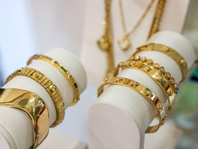 high-traffic-location-premium-fashion-boutique-for-sale-1