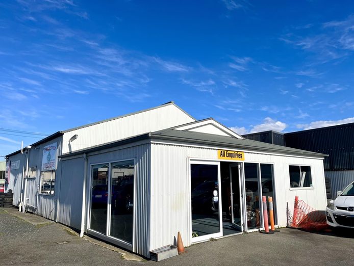 established-35-years-wrecking-and-car-sales-business-in-northern-tasmania-1