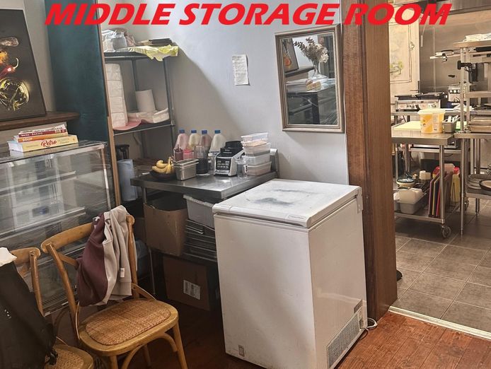 beautiful-cafe-restaurant-that-has-it-all-9