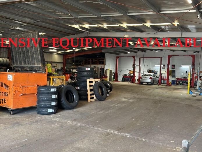 huge-mechanical-amp-tyre-workshop-no-weekends-4