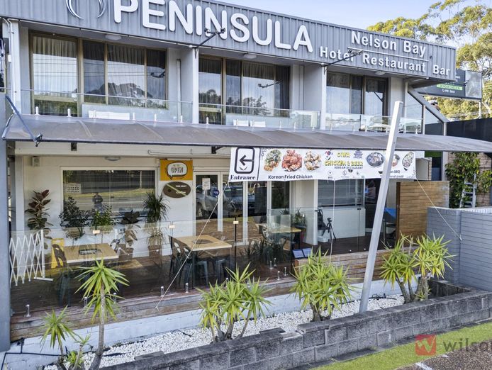 fried-chicken-and-beer-licensed-korean-style-restaurant-perfect-main-road-lo-2