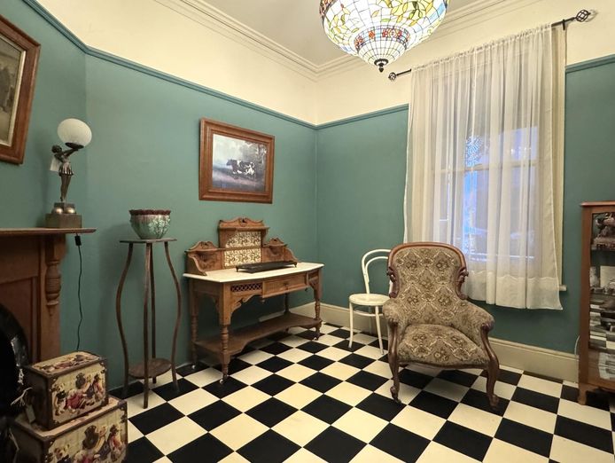 fhgc-aus-post-profitable-lifestyle-business-inc-3br-home-and-studio-work-mon-to-7