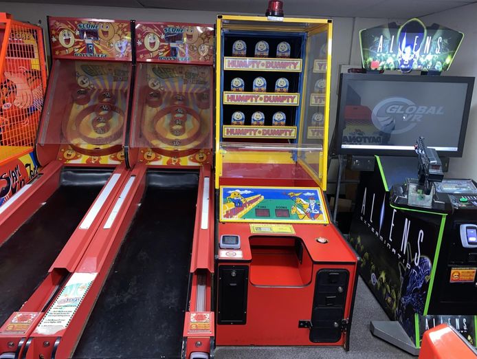 arcade-games-in-movie-foyer-9