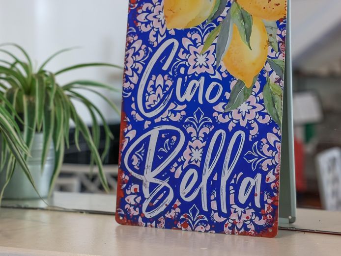 italian-restaurant-amp-cafe-with-residence-outstanding-opportunity-mas250-0