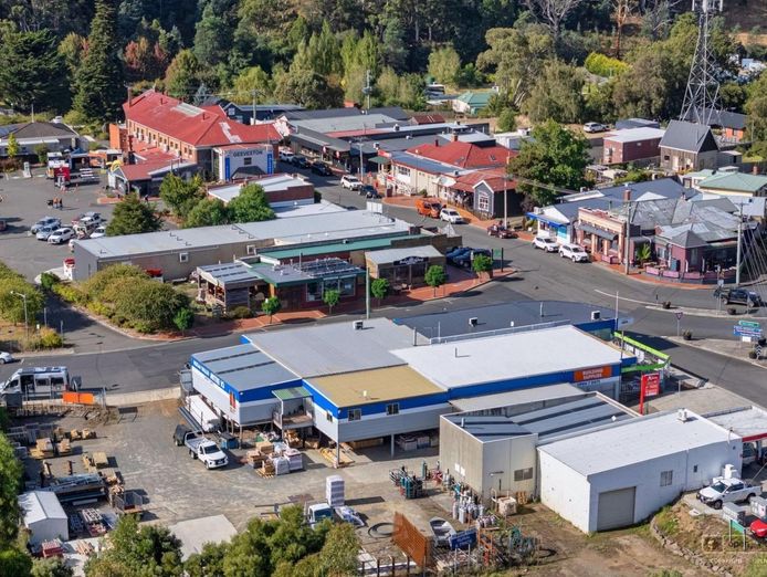 long-established-respected-successful-mitre-10-huon-valleyhardware-geeveston-4