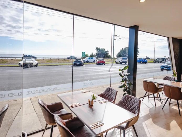 modern-a1-licensed-restaurant-water-views-highly-establised-no-ingoing-0